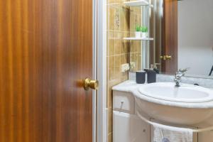 Ein Badezimmer in der Unterkunft Hermanos Pinzón