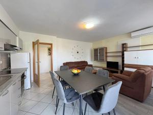 Kuchyň nebo kuchyňský kout v ubytování Apartment Dunato I