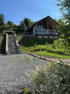 Budova, kde se prázdninový dům nachází