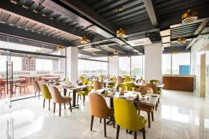 Restaurace v ubytování Royal Mark Hotel + 31 fotografií