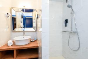Koupelna v ubytování Baya Hotel