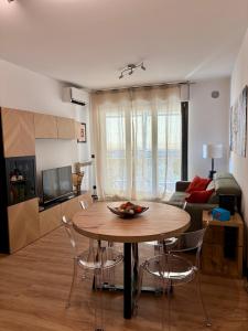 Μια τηλεόραση ή/και κέντρο ψυχαγωγίας στο Sabina's Home