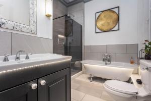 Gallery image of Sea Front Holiday & Corporate Let Accommodation in Prestwick