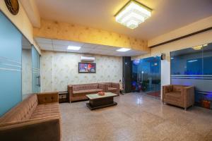 Posezení v ubytování Hotel Grand Regency by JMD Group Near Delhi IGI Airport