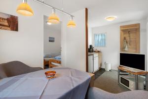 Μια τηλεόραση ή/και κέντρο ψυχαγωγίας στο Marion Wilckens