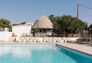 Bassein majutusasutuses wecamp Cadaqués või selle lähedal