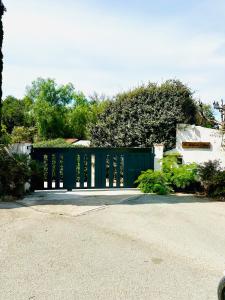Κήπος έξω από το Les Lodges de l'Etang