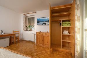 Cucina o angolo cottura di Rooms & Apartments Pr Matjon