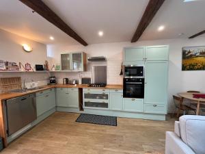 Dapur atau dapur kecil di La Loubière - Gîte +42 gambar