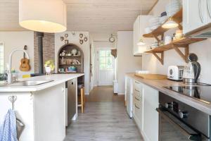 Foto dalla galleria di 2002-Stege-Solvgranen-7 a Stege