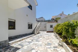 Το κτήριο όπου στεγάζεται  το δωμάτιο σε οικογενειακή κατοικία