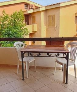 Μπαλκόνι ή βεράντα στο Apartments in Marinella just 300 mt from the beach