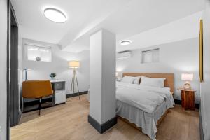 Voodi või voodid majutusasutuse luxury 2 bed 2 bath apt with free parking toas