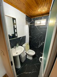 Imagen de la galería de Uncle house, en Shkodër