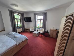Posteľ alebo postele v izbe v ubytovaní Apartamenty Amadeus