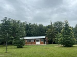 En have udenfor Los Nidos Habitacines dormis con baño privado