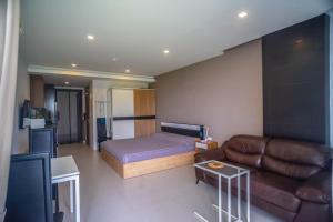 Η κουζίνα ή μικρή κουζίνα στο Escape Condominium Mea Pim Beach Rayong