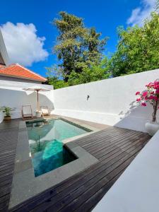 Swimmingpoolen hos eller tæt på Kia Kaha Peaceful 2BR 2BA Villa with Pool in Bukit