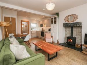 Una cocina o cocineta en Wansfell Nook