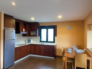 Η κουζίνα ή μικρή κουζίνα στο Solpor +13 φωτογραφίες