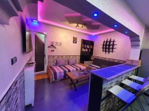 a living room with a couch and a table at wunderschöne Wohnung in Imi Ouaddar in Agadir nʼ Aït Sa
