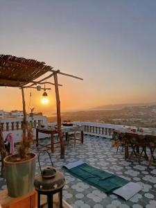 Rõdu või terrass majutusasutuses Agadir Funky Chill Guesthouse Surf, Horse, Music adventures