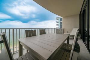Balkón nebo terasa v ubytování Phoenix Gulf Shores II 1702 condo
