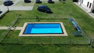 Bazén v ubytování Apartament Lisi Jar Jastrzębia Góra Widok 4 nebo v jeho okolí