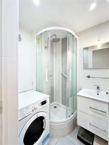 Koupelna v ubytování Résidence Phenix - APPARTEMENT 2 PIECES CABINE 6 PERSONNES MAE-9684