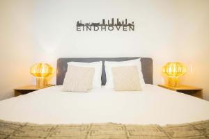 Ένα ή περισσότερα κρεβάτια σε δωμάτιο στο Upscale 90m2 Two Bedroom Apartment - KS8B