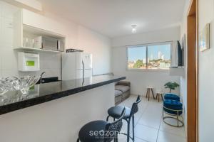 Kuchyň nebo kuchyňský kout v ubytování Apto 1Q c/ Ar e Self Check-in, Goiânia - ATE0302 + 2 fotografie