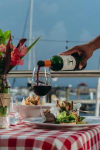 Joogid majutusasutuses The Bannister Hotel & Yacht Club by Mint