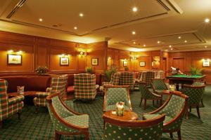 Ο χώρος του lounge ή του μπαρ στο Sunway Hotel Phnom Penh