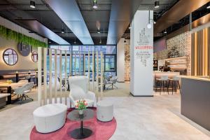 Posezení v ubytování Rimedya Hotel - an der Messe München