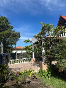 Κήπος έξω από το Cabaña Montaña Azul Boquete