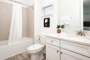 Un baño de Up to Scale With Margaritas