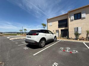 Gambar di galeri bagi Résidence sécurisée - Parking - Calme di La Crau +20 gambar