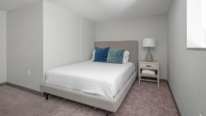 Ένα ή περισσότερα κρεβάτια σε δωμάτιο στο Landing at Lofts at American Life - Birmingham