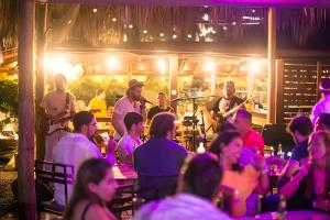 ผู้เข้าพักที่ Alojamientos de 1 y 2 habitaciones a 5 min de la playa +97 ภาพ