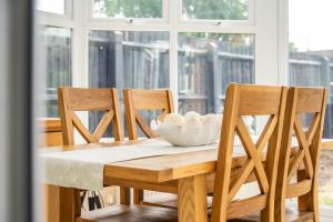 Fotografie z fotogalerie ubytování Modern 3 bed House v destinaci Upton + 6 fotografií