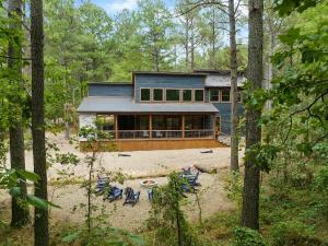 Το κτήριο όπου στεγάζεται  η παραθεριστική κατοικία