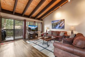 O zonă de relaxare la Heavenly Haven - Hot Tub and Seasonal HOA Pool