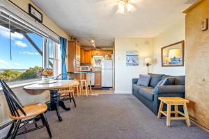 Photo de la galerie de l'établissement A Wave from It All Sleeps 4, à Old Orchard Beach 24 autres photos