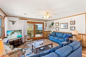 Μια τηλεόραση ή/και κέντρο ψυχαγωγίας στο 7134 - Kessinger's Honeymoon