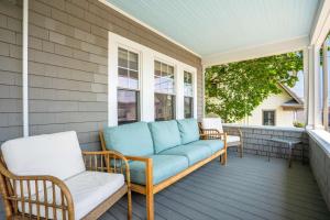 Χώρος καθιστικού στο Downtown Ogunquit - Walk to Beach Shops & Seafood