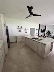 Η κουζίνα ή μικρή κουζίνα στο Casa fortuna 777