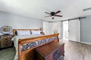 Photo de la galerie de l'établissement Waterfront Port Charlotte Home 1 Mi to Beach, à Port Charlotte