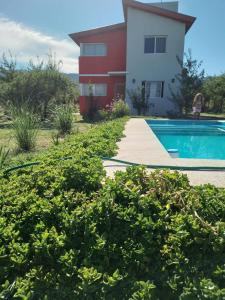 Swimmingpoolen hos eller tæt på Cabañas Merlina