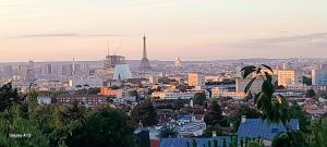 Nespecifikovaný výhled na destinaci Chatillon nebo výhled na město při pohledu z apartmánu