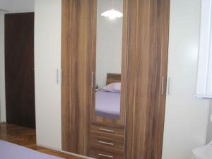 Łóżko lub łóżka w pokoju w obiekcie Apartment in Zadar - Zadar Riviera 7970